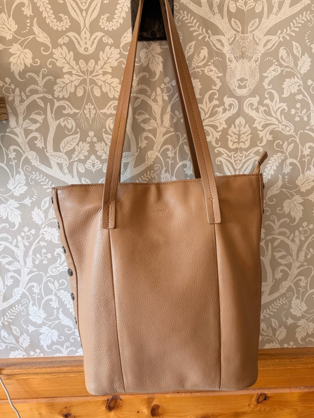 Hammitt Addie Tote Biscotti Pebbled Leather Gunmetal HDW 2023 Season Exclusive